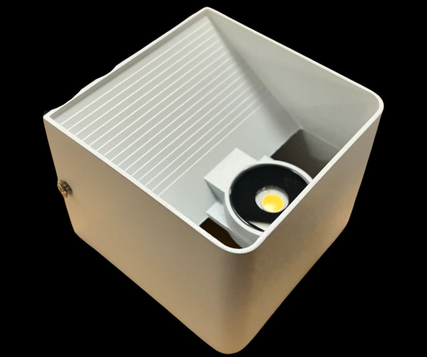 LUM-90 APLIQUE INTEGRADO | UP&DOWN / 100*100*80mm | CCT: 3.000K | IP54 | COLOR: BLANCO | 110LM | 5W